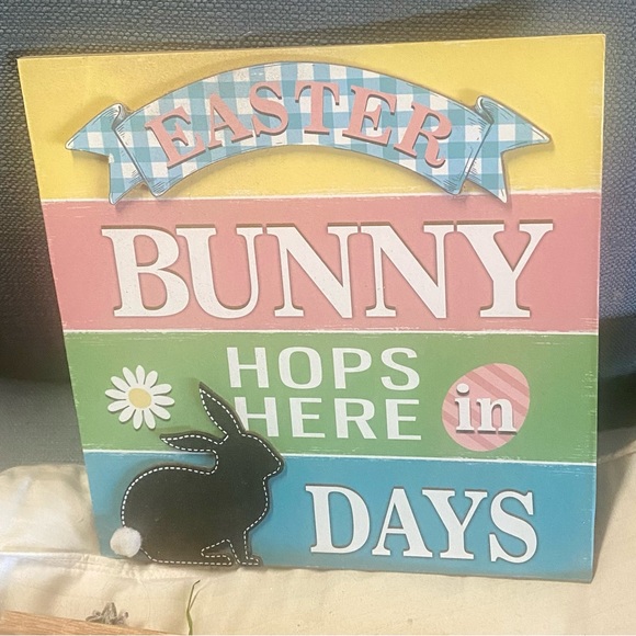 NWT…cute countdown to Easter sign… chalkboard bunny is where you add the numbers - Picture 3 of 3